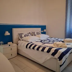 https://casa-carlo.hotelitalianriviera.com